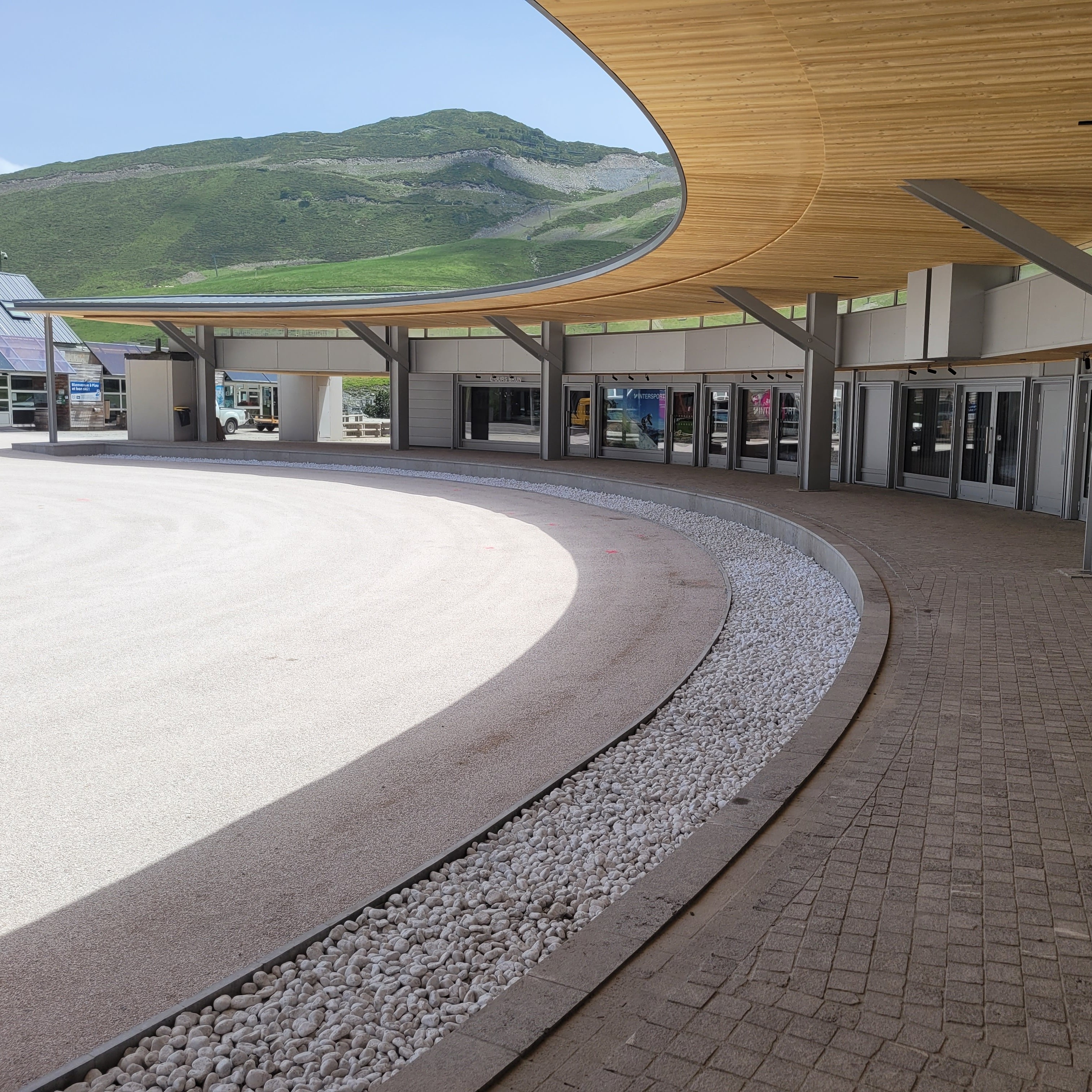 Réhabilitation des coursives des centres commerciaux – Station de Piau-Engaly