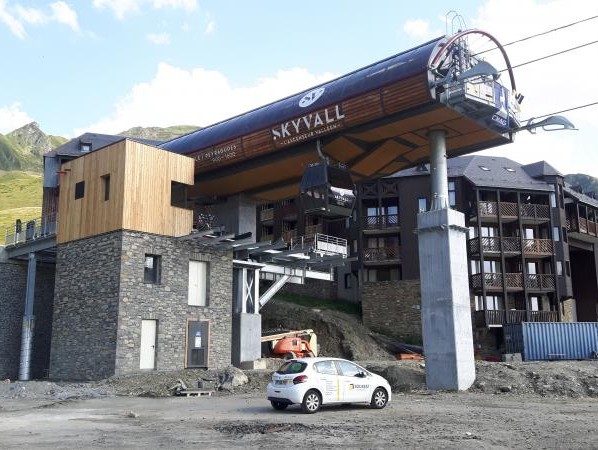 Construction de la Télécabine SKYVALL